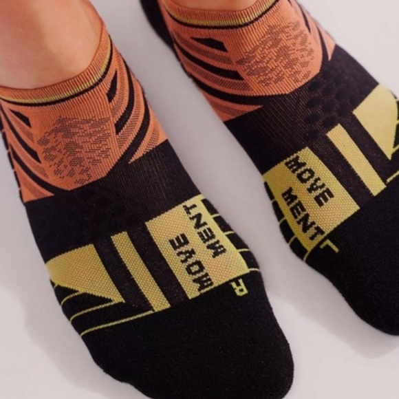 NWT Free People FP Movement x Comrad Ankle Tab Socks Brand Size medium 8-10.5 - Picture 2 of 8